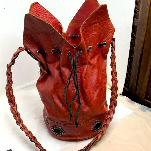 Handbags - Vintage Western leather bucket bag